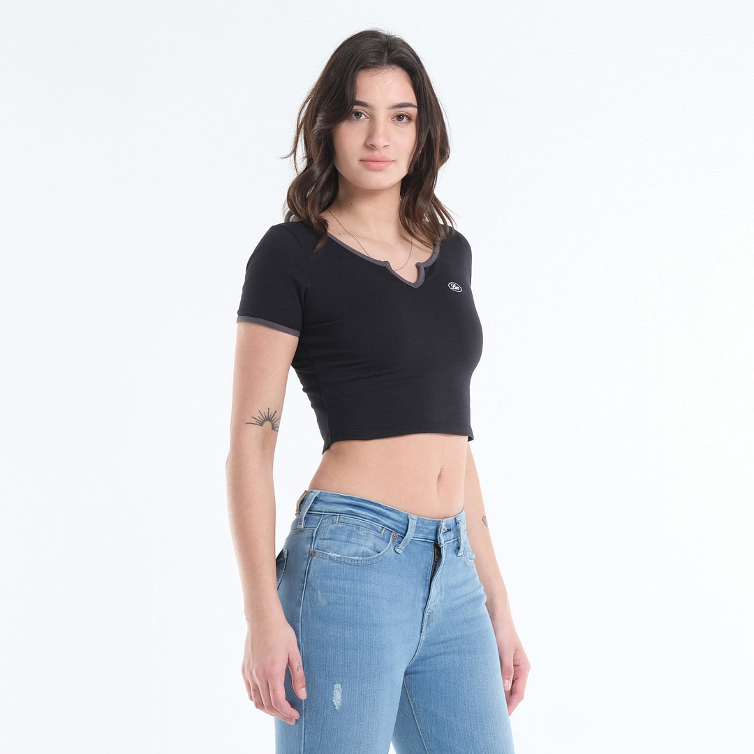 LEE LADIES FITTED CROP TOP WITH V-NOTCH NECKLINE