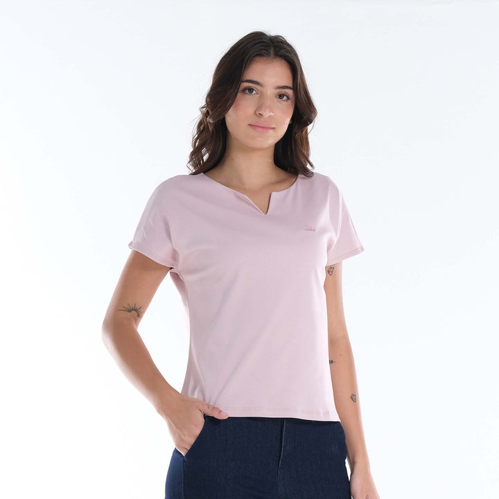 LEE LADIES MODIFIED V-SHAPED NECKLINE TOP WITH SMALL LOGO