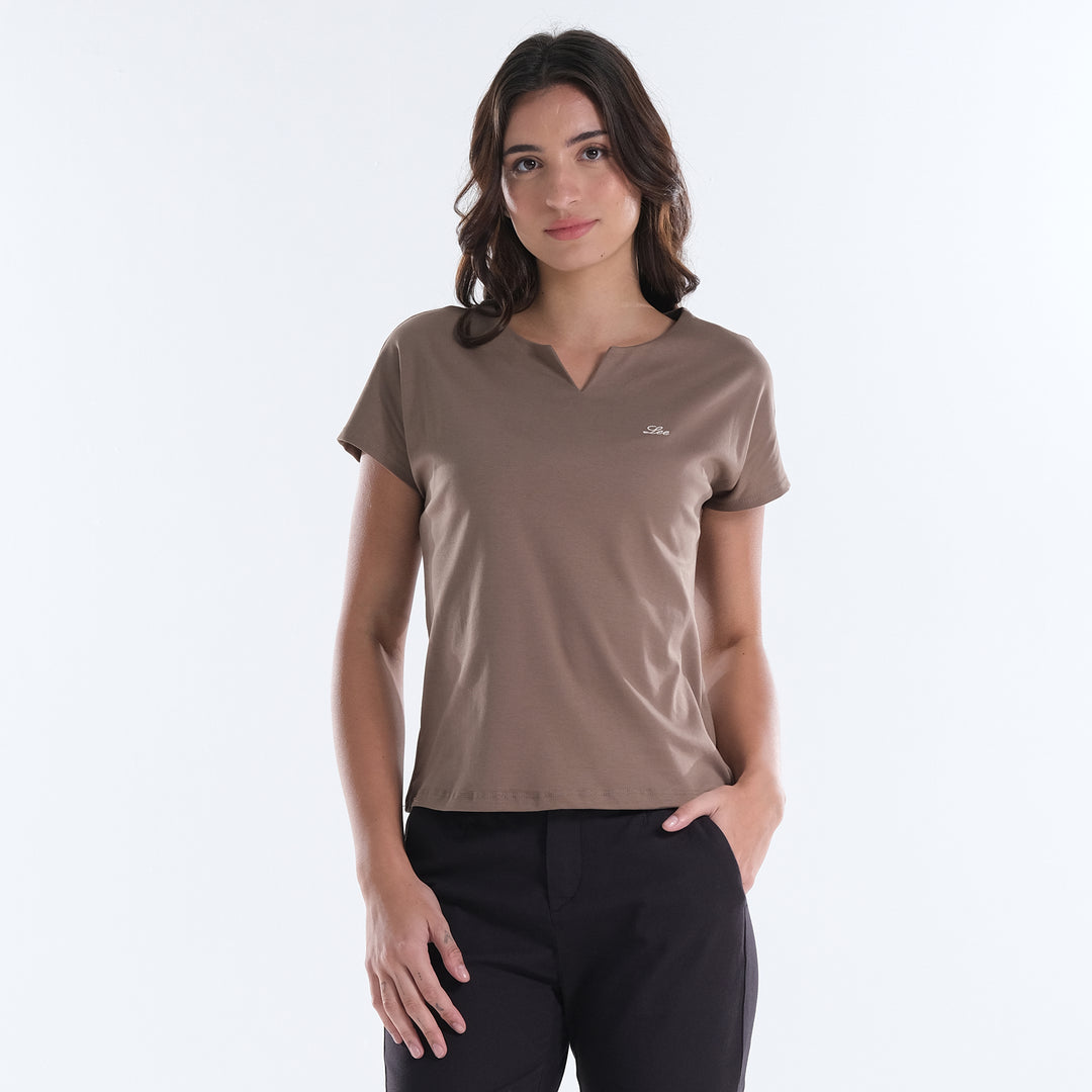 LEE LADIES MODIFIED V-SHAPED NECKLINE TOP WITH SMALL LOGO