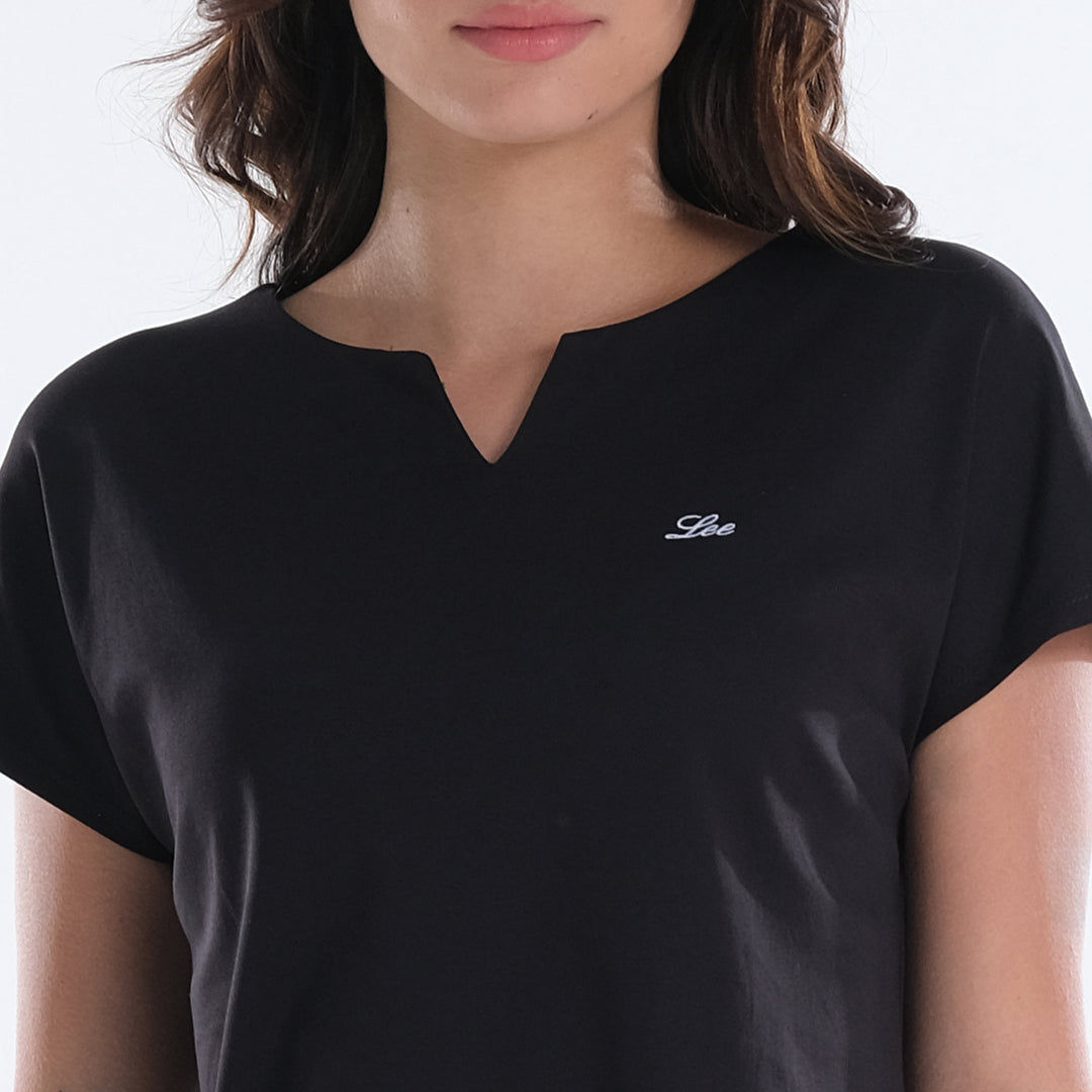 LEE LADIES MODIFIED V-SHAPED NECKLINE TOP WITH SMALL LOGO