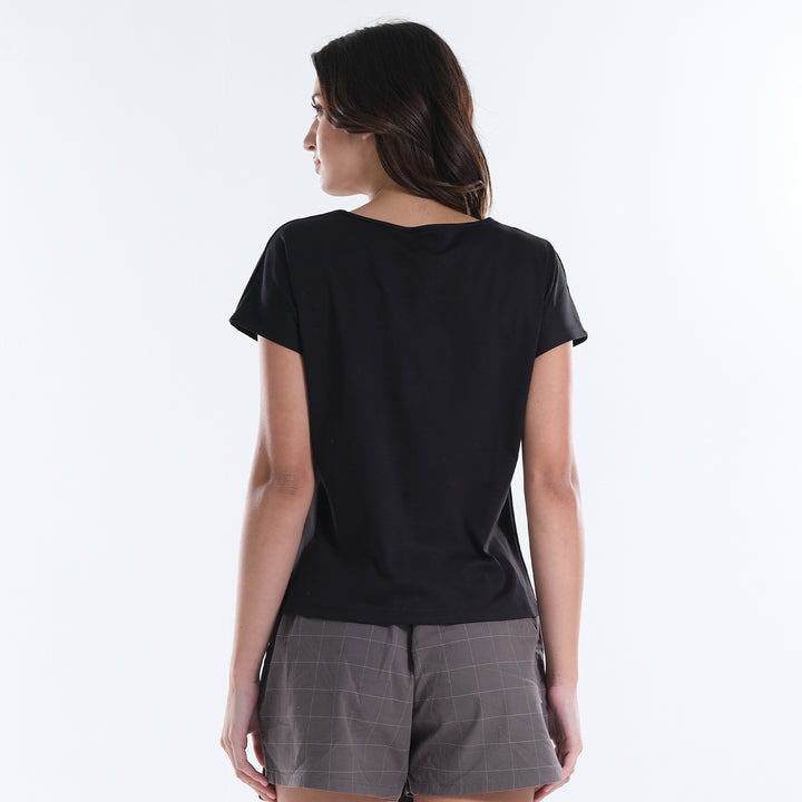 LEE LADIES MODIFIED V-SHAPED NECKLINE TOP WITH SMALL LOGO