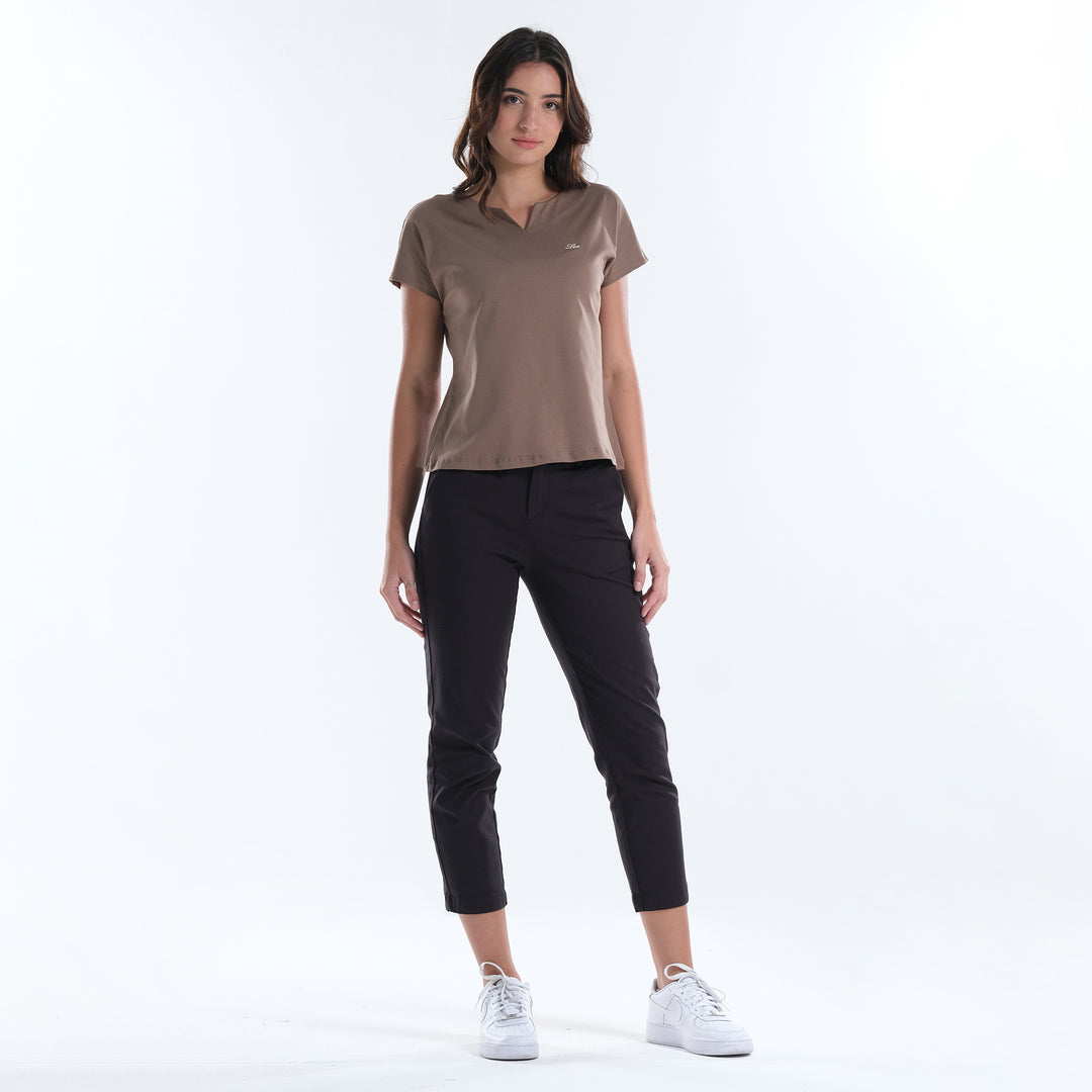 LEE LADIES MODIFIED V-SHAPED NECKLINE TOP WITH SMALL LOGO