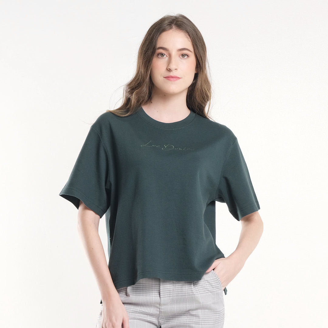 WOMENS LOOSE TOP WITH SCRIPT EMBRO